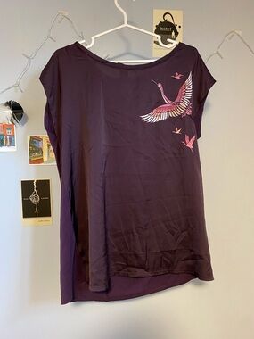 Reitmans Plum Short Sleeve Top with Crane Motif